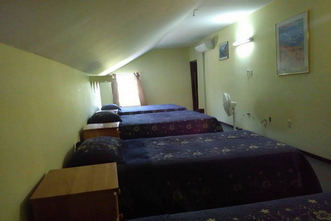 Serenade Hotel Placencia Екстериор снимка