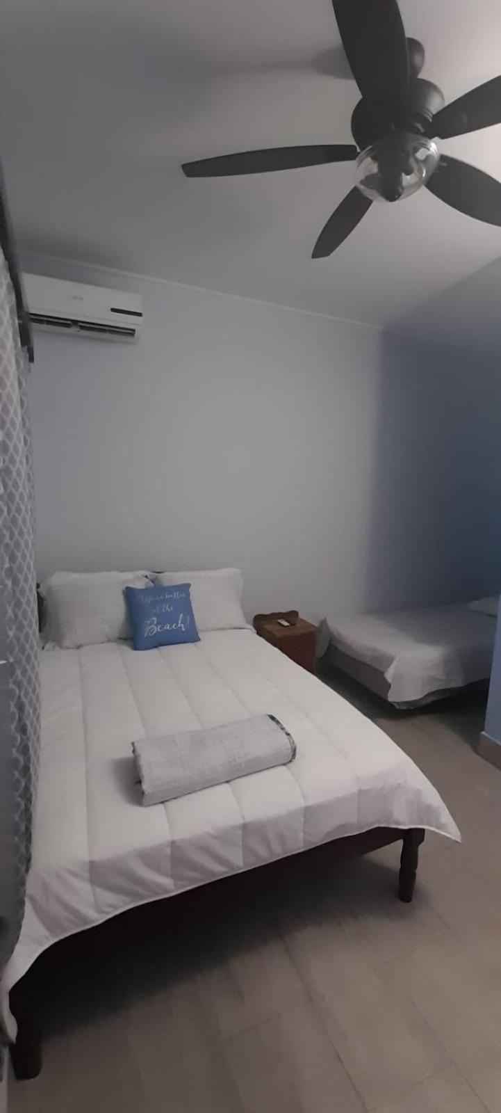Serenade Hotel Placencia Екстериор снимка