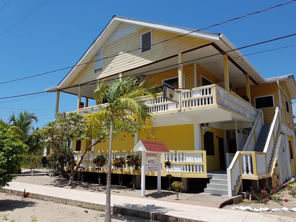 Serenade Hotel Placencia Екстериор снимка