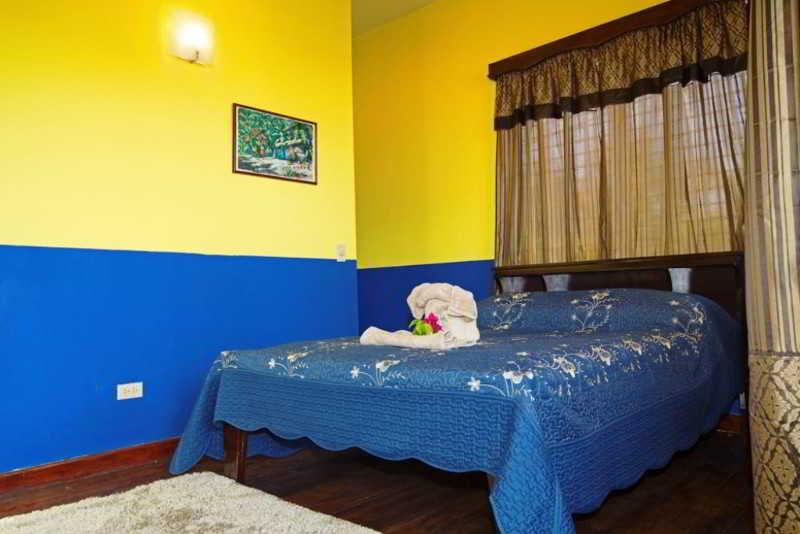 Serenade Hotel Placencia Екстериор снимка